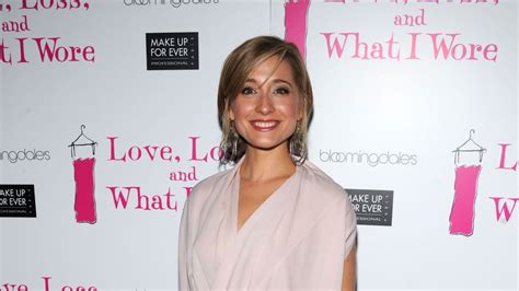 ‘smallville actress allison mack arrested in alleged sex