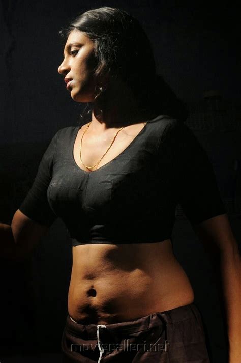 actress kasthuri hot saree navel show pics hd latest tamil actress telugu actress movies