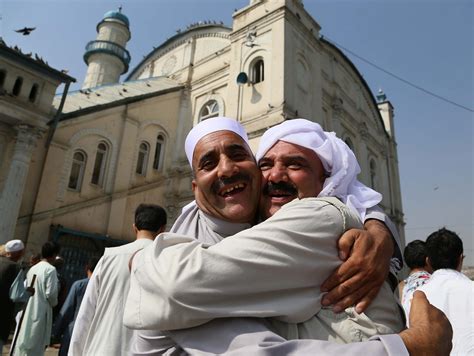 muslims   world celebrate    ramadan