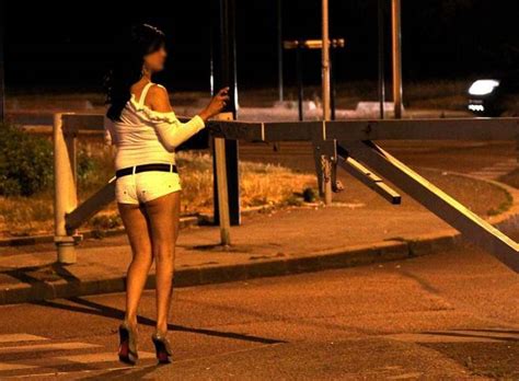 Prostitution Pour Ou Contre La Pénalisation Des Clients