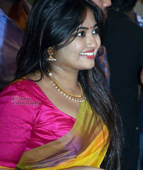 malayalam tamil actress shalinzoya cute