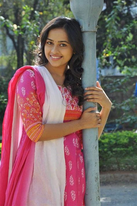 Sri Divya Latest Hd Pictures And Wallpapers 2020 Natoalpabet Indian
