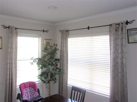 renter friendly   hanging curtains  drilling holes
