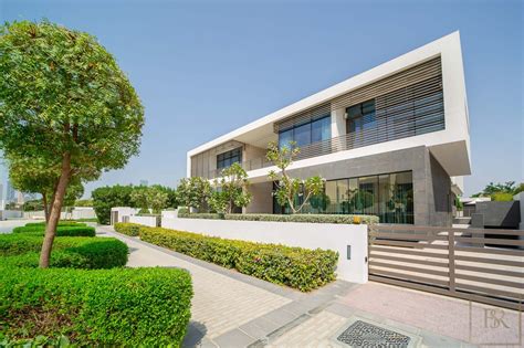 villa contemporary  mansion district  dubai  sale  super rich