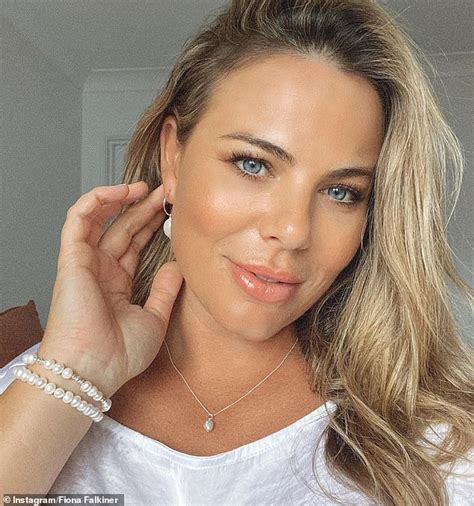 pregnant fiona falkiner details her mother jill s ongoing battle with