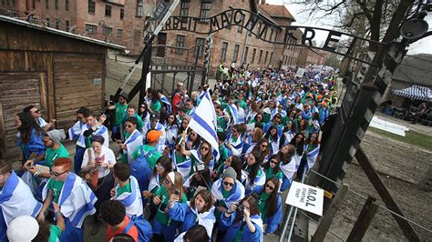 thousands join march   living  auschwitz  birkenau
