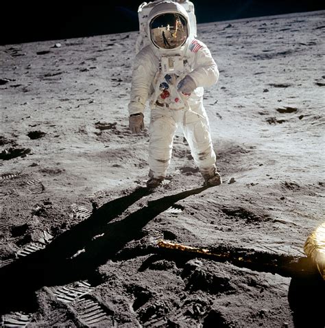 La Photo De Neil Armstrong Sur La Lune Que Buzz Aldrin N’a Jamais Prise