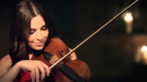 Cecilia Lunica Violinista Donna E Italiana Alla Palast Orchester Di