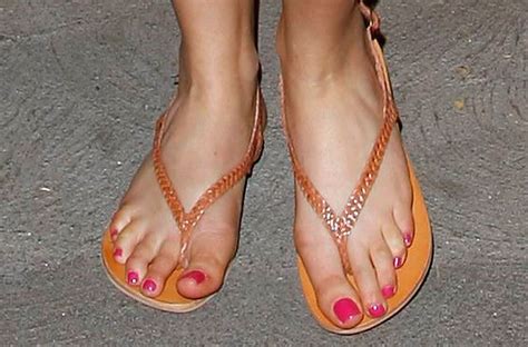 amanda bynes feet quality img