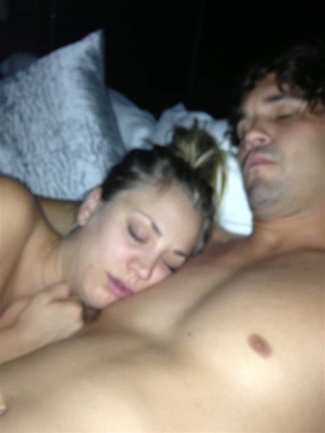 kaley cuoco is single of the day