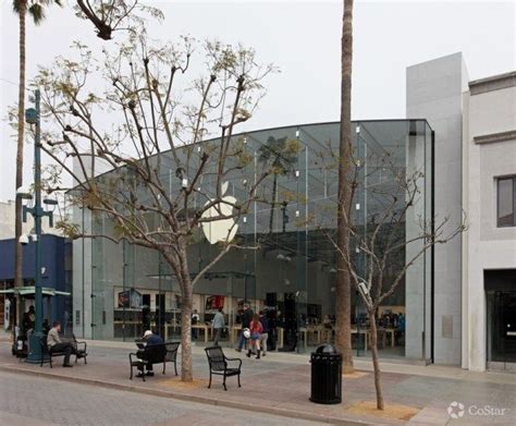 apple store building sells   million