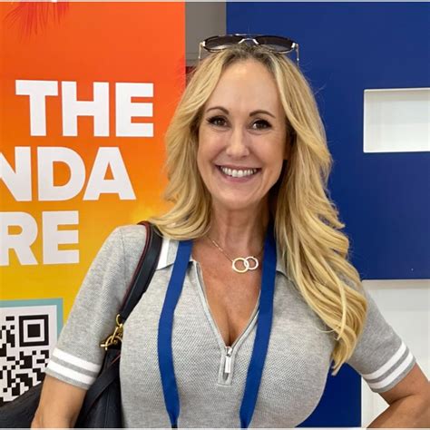 what is the breast size of brandi love