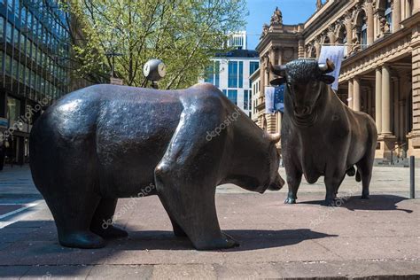 estatuas del toro  del oso en la bolsa de frankfurt