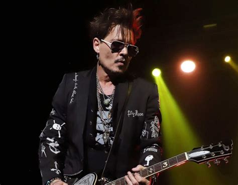 Johnny Depp Returns To Stage With Hollywood Vampires Ahead Of Tell All