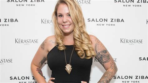 teen mom kailyn lowry s latest move proves she s proud of her surgery