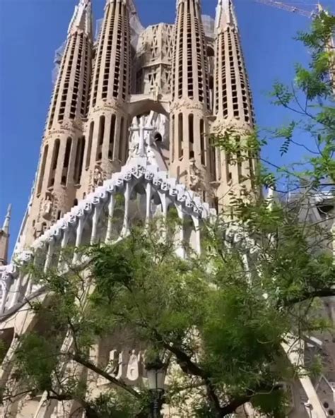 sagrada familia barcelona spain video paesaggi sfondi instagram