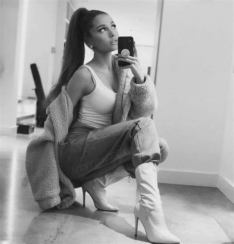 Ariana Grande Instagram Fotos
