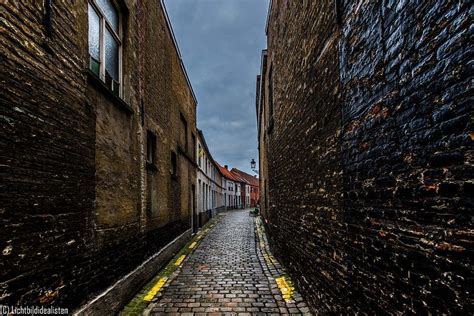 narrow narrow building photo