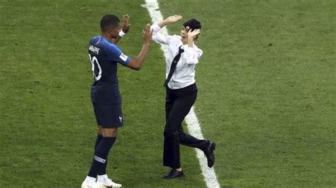 Pussy Riot Claims On Field Protest At World Cup Final Lemonwire
