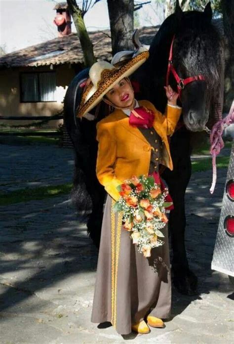 Pin De Melena Crvts En Zacatecas Traje De Mariachi Mujer Traje De