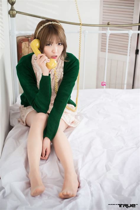 pretty eun hye posing on bed ~ cute girl asian girl