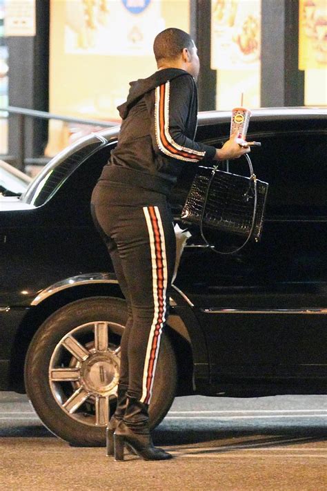 Ej Johnson Spotted At A Fat Burger In Westwood Sandra Rose