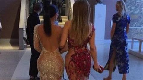 Kim Kardashian And Jennifer Lopez Pose For Booty Photo For Kanye West