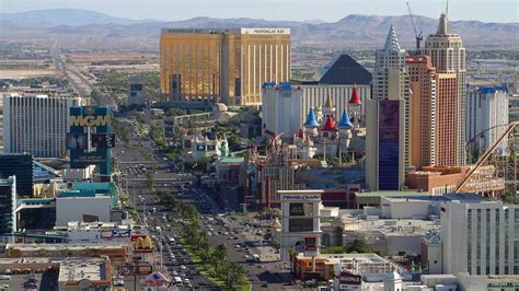 15 Must See Attractions On The Las Vegas Strip Kxly