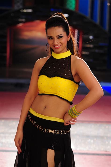 My Photo Collection Sexy Isha Chawla Hot Belly Show