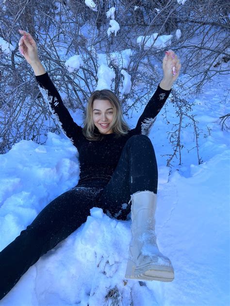 Emma Rose 🎖️ Avn Xbiz Trans Performer Of The Year On Twitter Snow