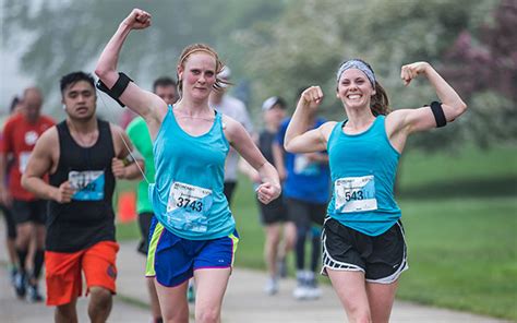 women   running   marathon
