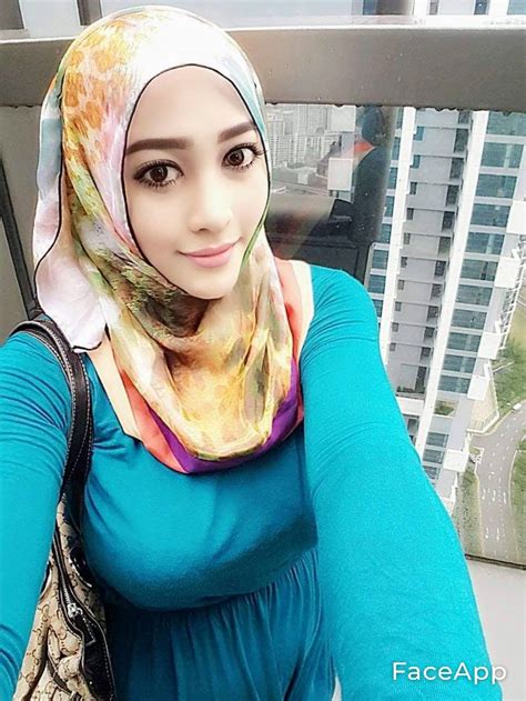 pin oleh jason di faceapp di 2020 gaya hijab jilbab cantik hijab