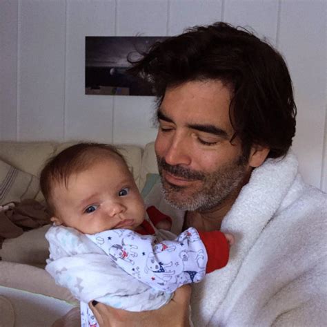 loves amy smart shares photo  husband carter oosterhouse   lil nugget flora