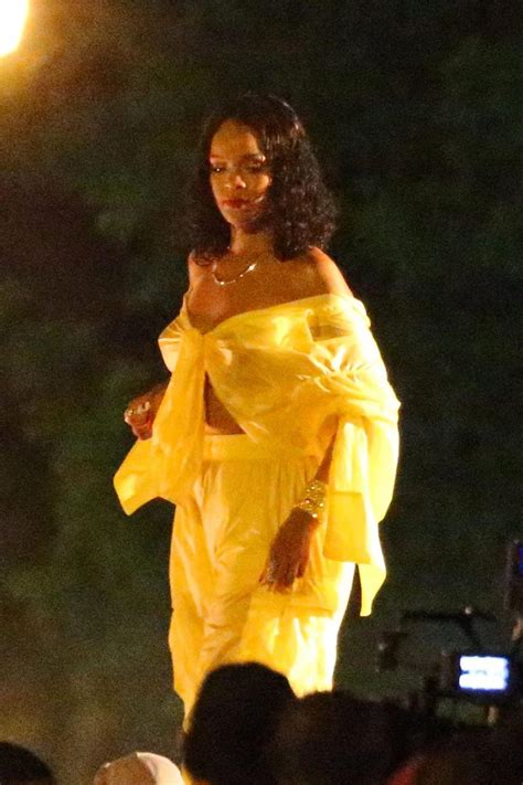 rihanna nipples exposed in see through clothes scandal