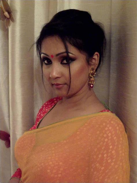 housewife photo desi masala housewife of real life in saree and cleavage photo