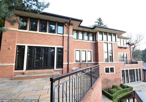 cristiano ronaldo sells cheshire mansion he lived in while playing at manchester united for £3