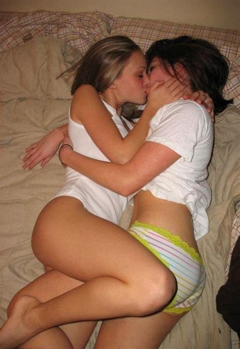 Teen Girl Lesbian Kissing Pussy Licking
