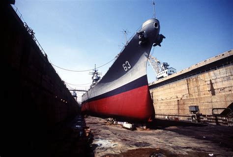 battleship uss missouri bb  lies  dry dock  hull painting
