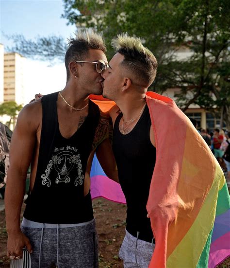 37 Beautiful Photos Of Lgbtq Pride Celebrations Around The World Huffpost