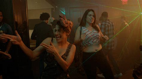 Comedy Central Dancing  By Broad City Find And Share On