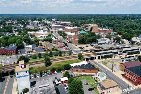 fredericksburg competing  southern livings  small town award