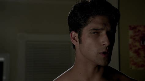 auscaps tyler posey shirtless in teen wolf 2 11 battlefield