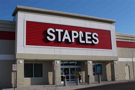 staples takes battle  amazon   stores
