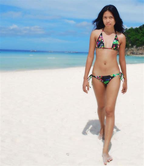 Girls Wearing Roxy Bikini On Boracay Beach In The Philippines Girls