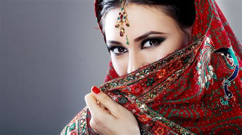 Beautiful Eyes Of Indian Girl With Saree Hd Wallpapers