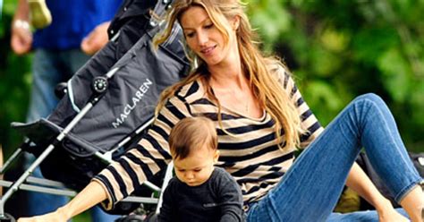 Walk In The Park Gisele Bundchen At 31 Hottest Mom Ever Us Weekly
