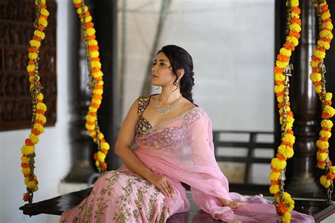 Rashi Khanna Hot In Pink Saree Latest Photos Hd Stills