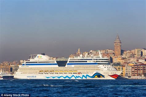 fake doctor who treated hundreds of patients on cruise