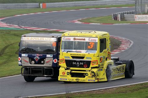 british truck racing championship     spectators