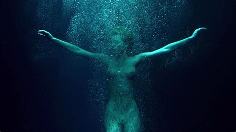 Nude Video Celebs Rebecca Romijn Nude Femme Fatale 2002